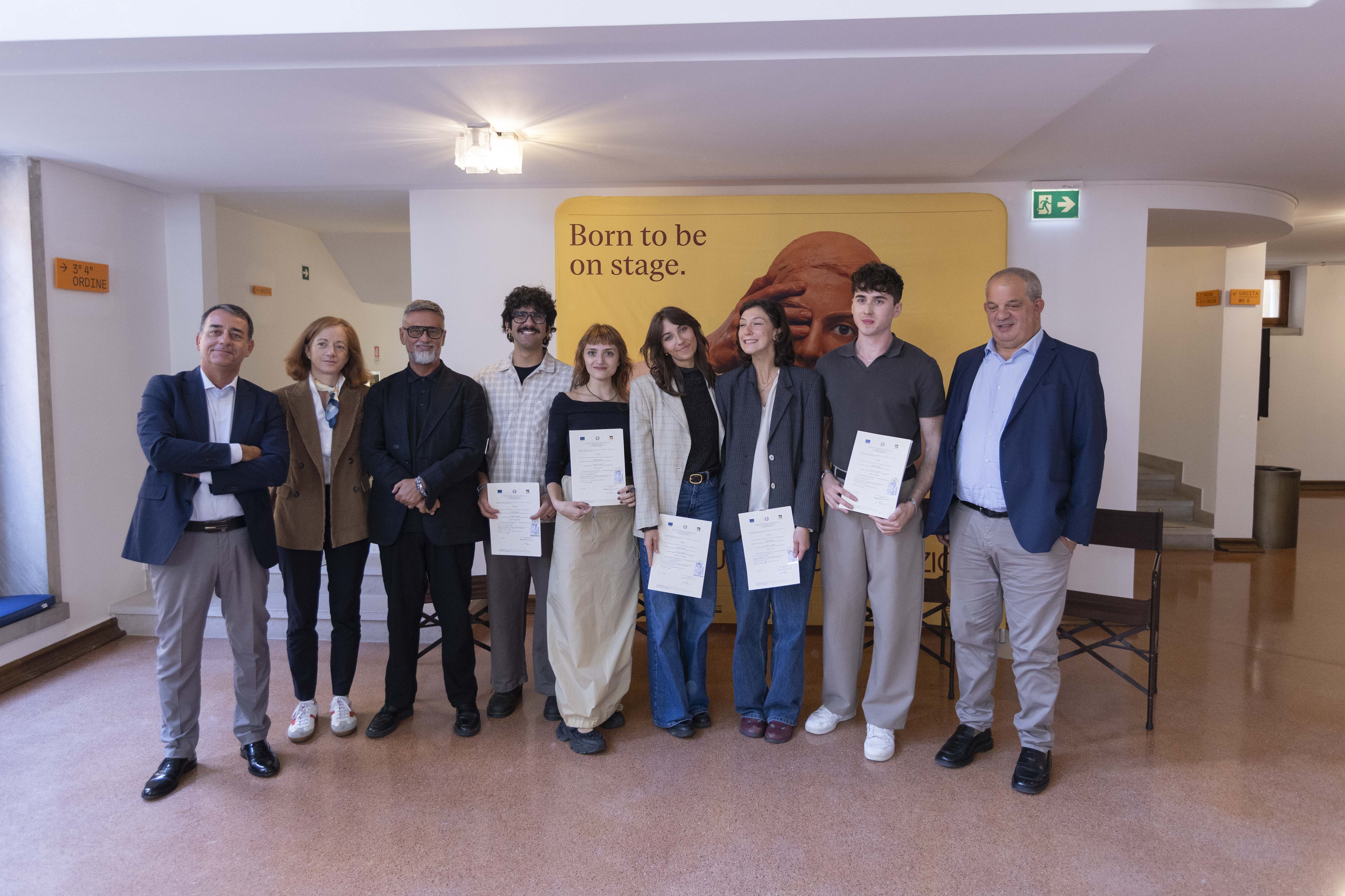 Accademia Teatrale Carlo Goldoni, consegnati i diplomi a 11 attori e attrici